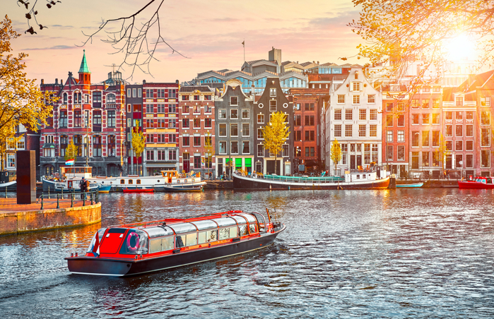 Excursion d'une journée à Amsterdam depuis Bruxelles avec fromage, sabots et moulins à vent